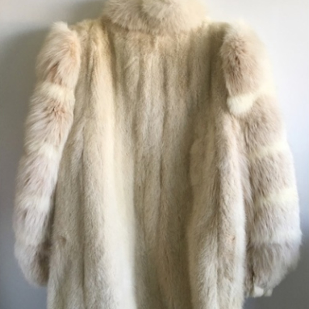 Vintage Authentic Fox Fur Coat - Picture 3 of 5